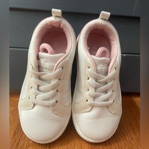 NWOT carter’s toddler shoes